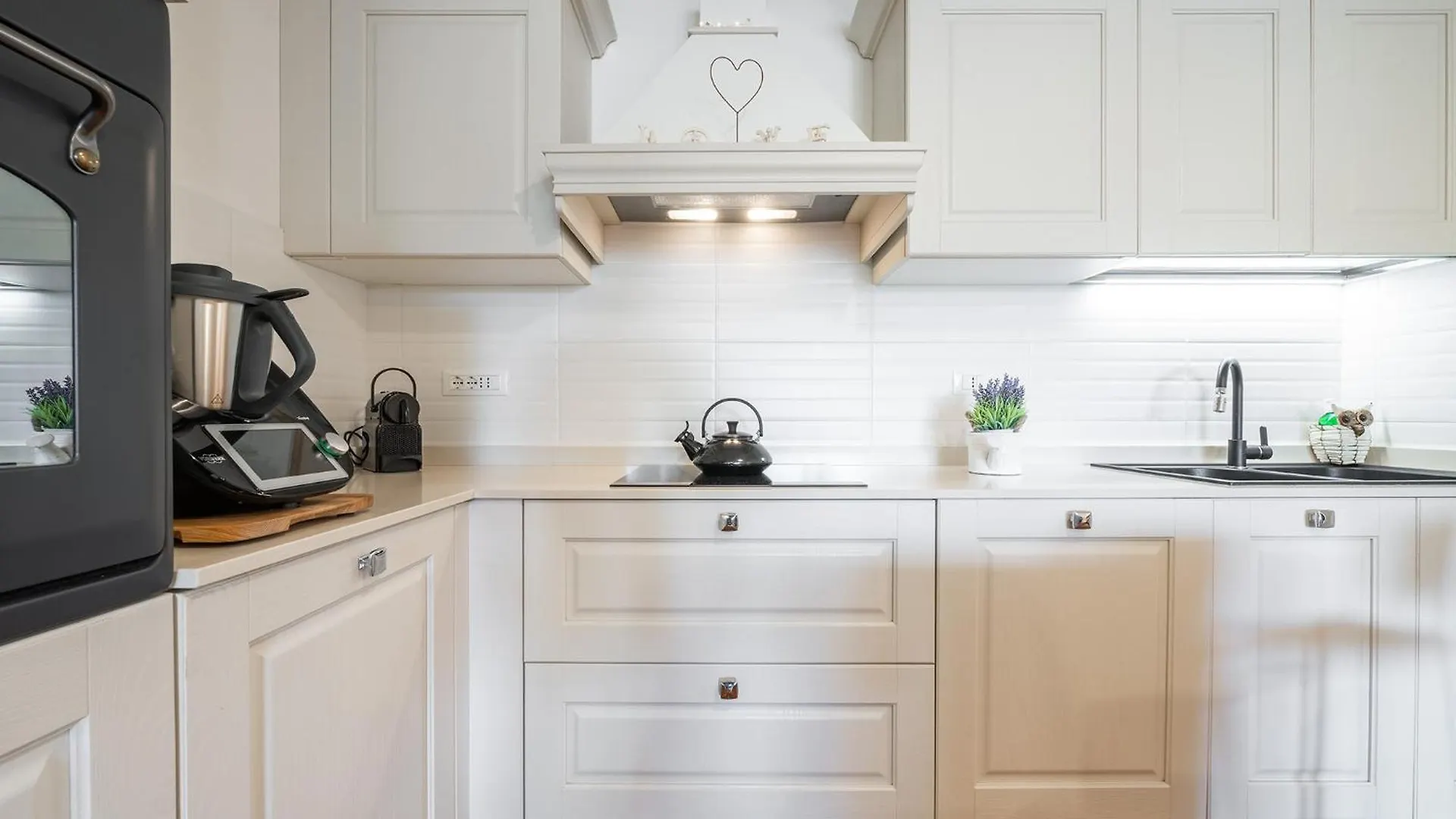 Adelsa'S Home كالياري